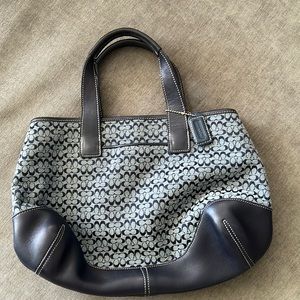 Medim/Small Coach handbag. Blue. Fabric with leather handle and trim.